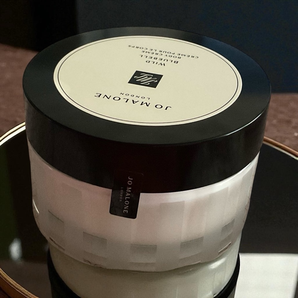 Jo Malone London Wild Bluebell Body Crème in Glass Jar 5.9 fl oz. - Picture 3 of 3